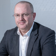 Simon Williams